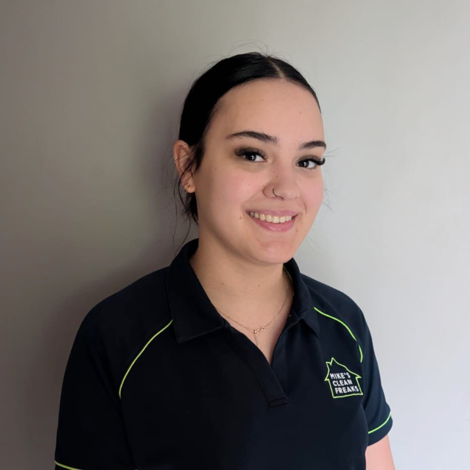 Layla Wallace mikes clean freaks